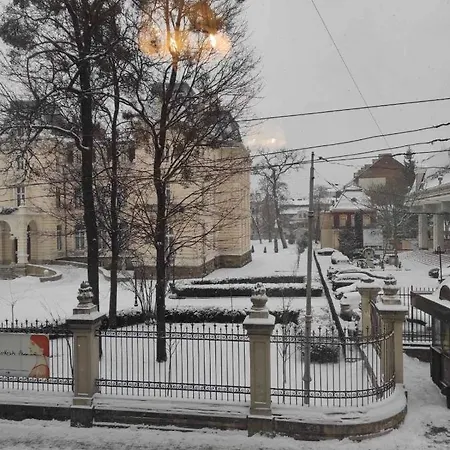 Grand De Luxe Residence Lviv Exterior photo